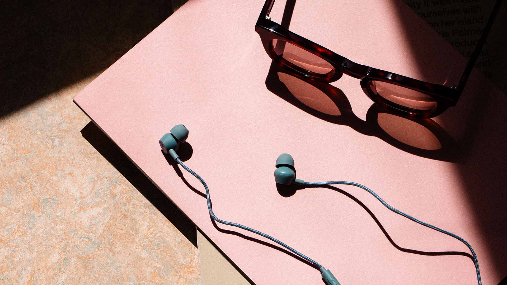 復古回潮,風格有線:Sudio V3 向 Y2K 美學致敬